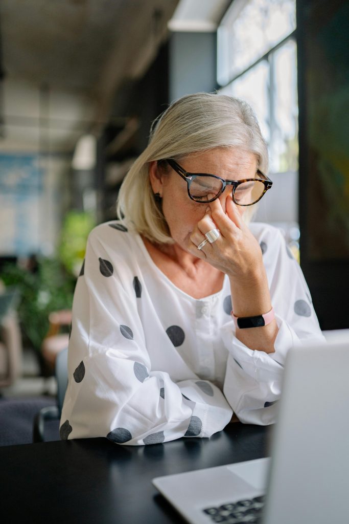 absentéisme, Bien être Au Travail, Coaching, d'équipe, en entreprise, individuel, professionnel, QVCT, QVT, santé mentale et arrêt maladie
